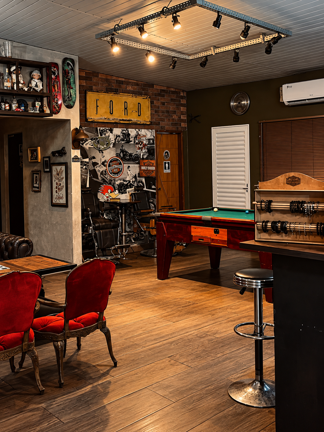 Espaço de convivência com sofá e decoração da El Barbero
